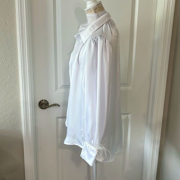 BULULU Resort Wear Satin White Button-Up Blouse with Feather Cuffs NWOT SZ S/M - Picture 4 of 8